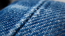 Jeans d’autore: all’outlet Village la mostra del denim (riciclato)