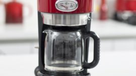 Nuova macchina per il caffè RETRO di Russell Hobbs per una pausa caffè in puro stile rockabilly