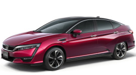 Clarity elettrica e plug-in per offensiva green Honda