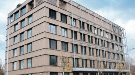 SOSTENIBILITÀ E PREFABBRICAZIONE: LA RIVOLUZIONE DELL’EDILIZIA IN LEGNO