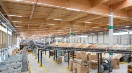 PRESTAZIONI ELEVATE, RIDUZIONE DEI COSTI E RITORNO ECONOMICO: PERCHÉ SCEGLIERE IL LEGNO NELLE GRANDI COSTRUZIONI INDUSTRIALI