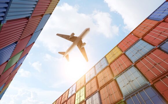 Tariffa fissa, impatto tangibile: DHL Global Forwarding lancia il nuovo portafoglio GoGreen Plus – Un servizio pensato per ridurre del 10% le emissioni di tutte le spedizioni a un costo fisso